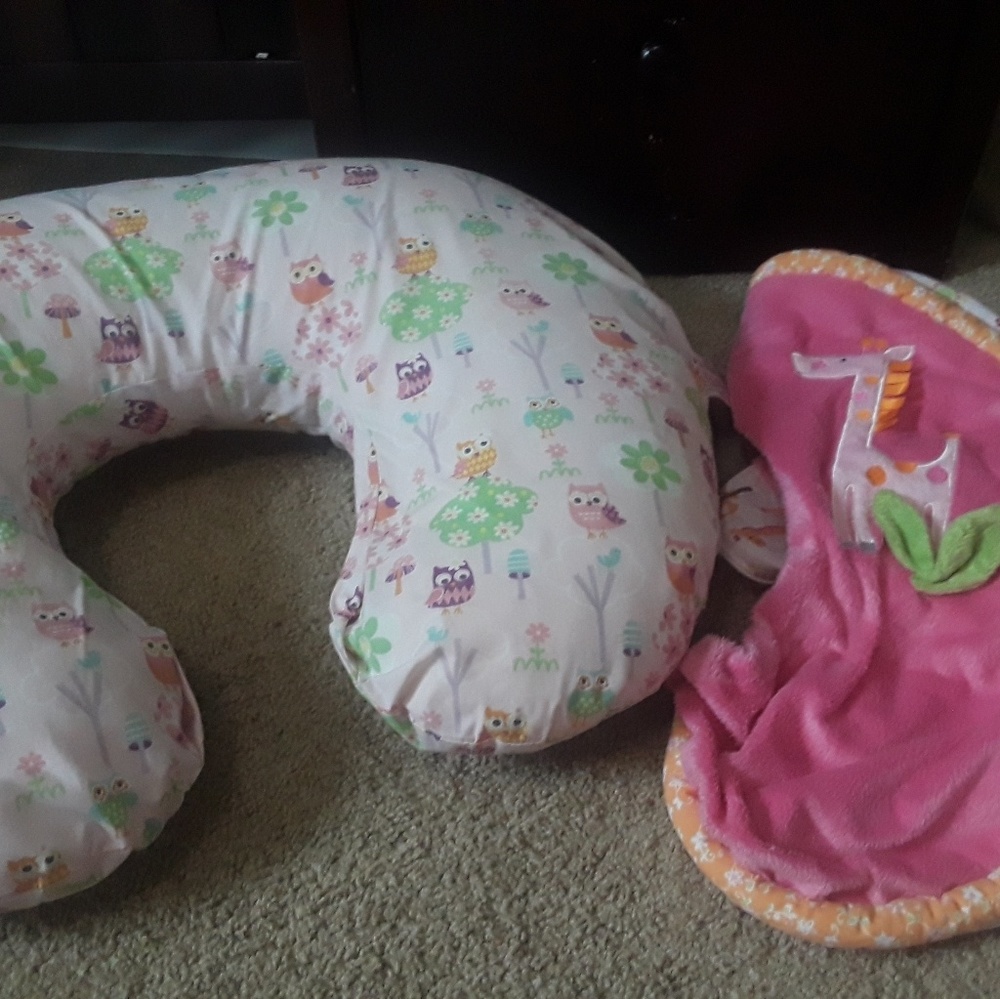 Boppy pillow with extra cover